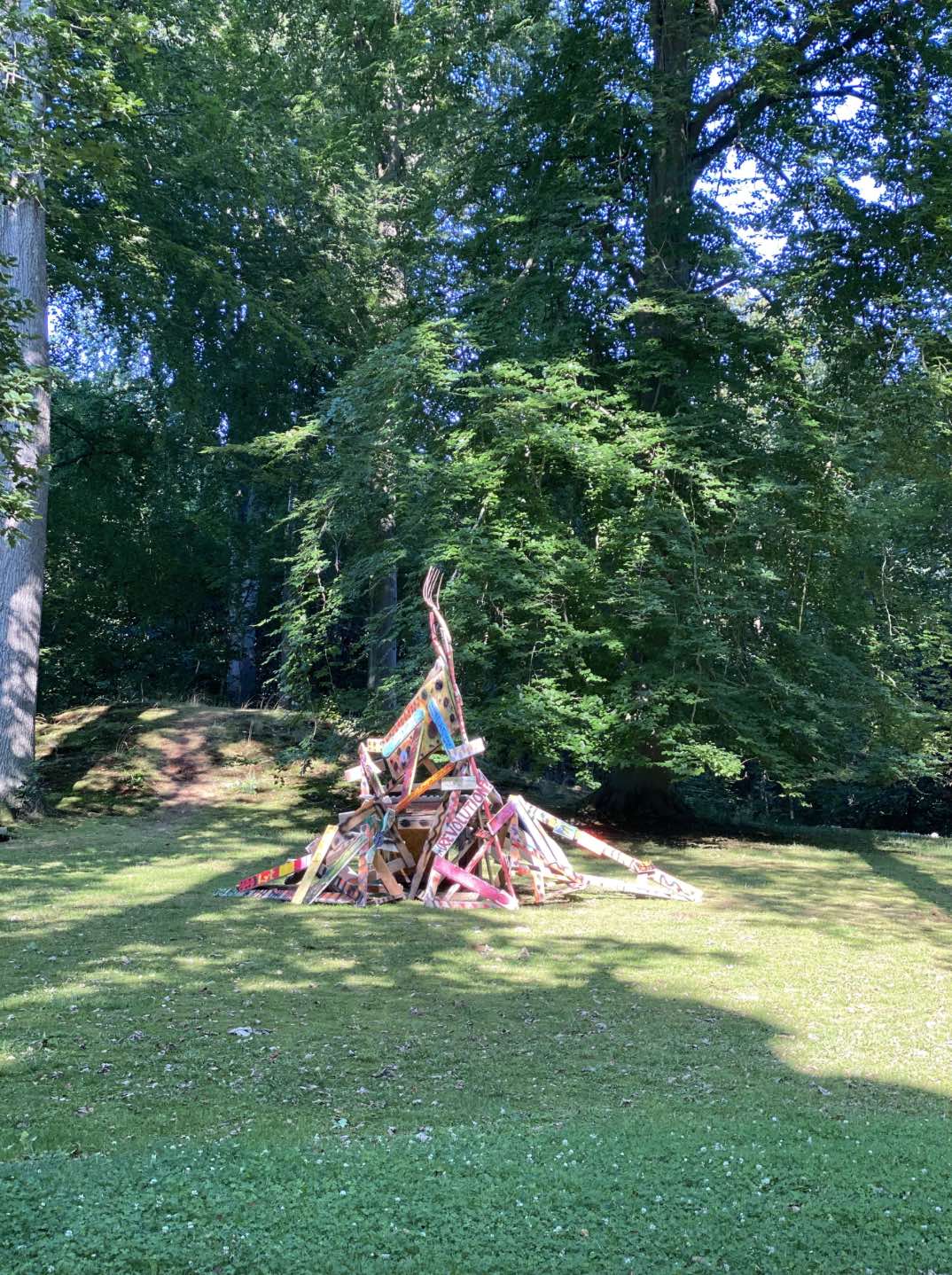 Kunsten integreret i naturen i Anneberg Parken